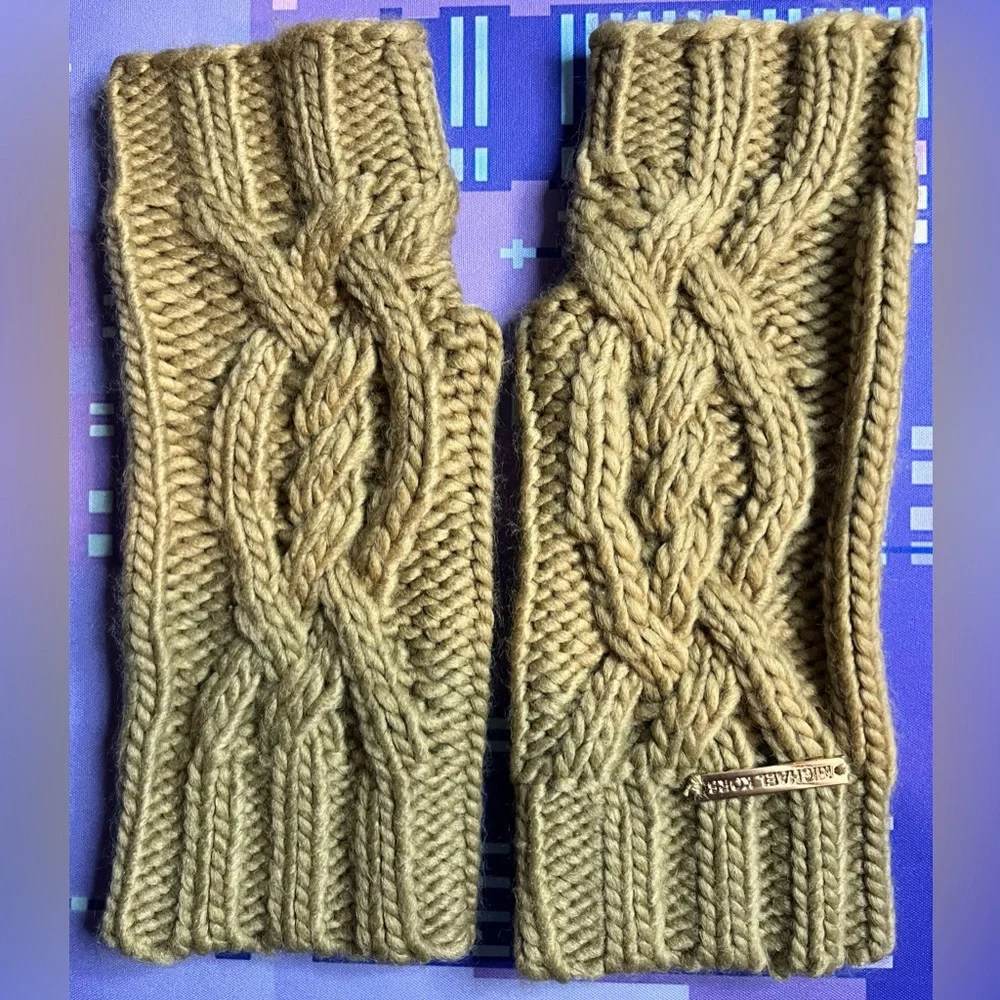 Michael Kors Fingerless Gloves Beige Tan Brown Ribbed Cable Knit